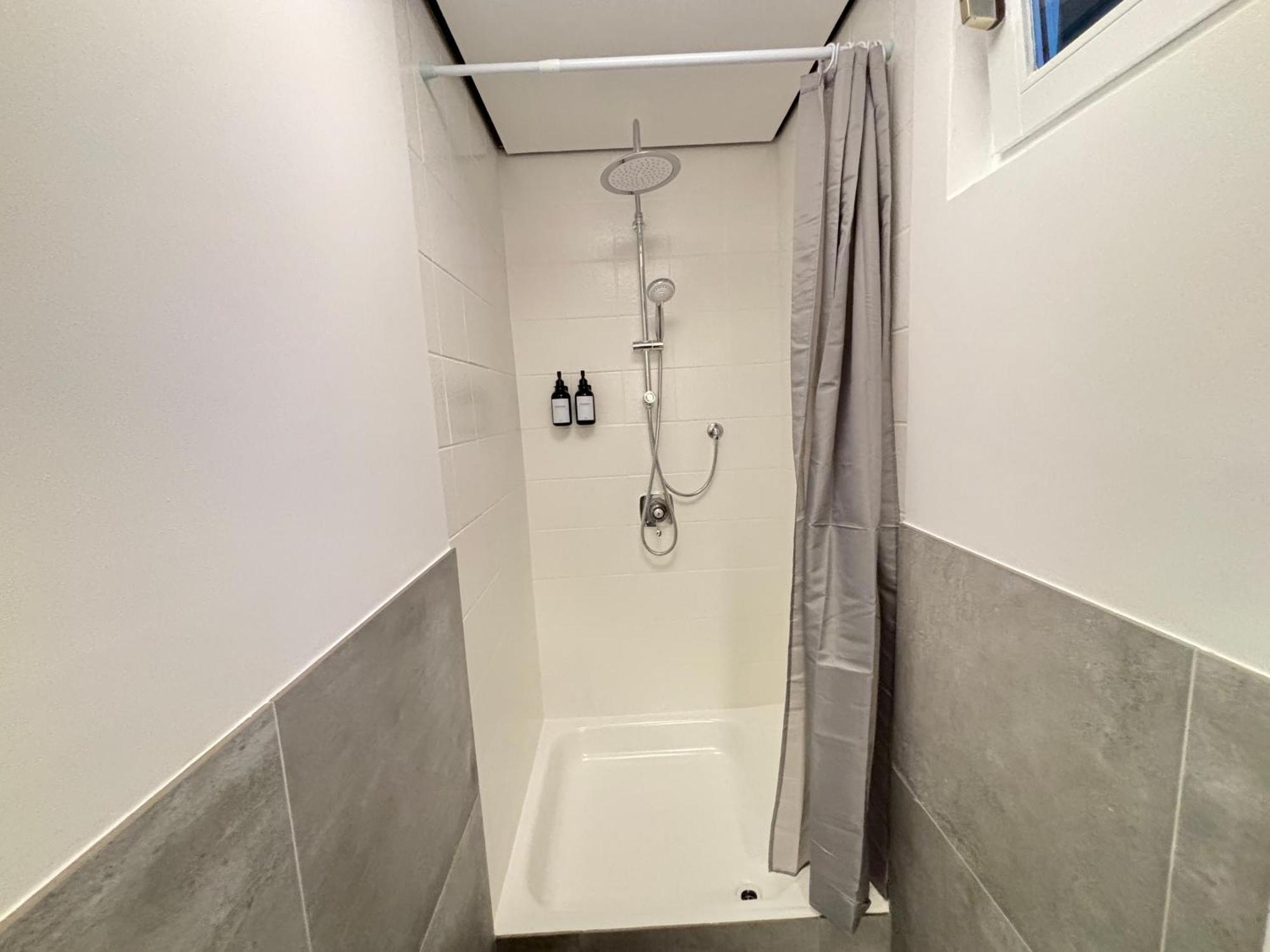 140Qm - 4 Zimmer- Parkplatz - Autobahn - Blauer See - Mallibase Apartments Garbsen Luaran gambar