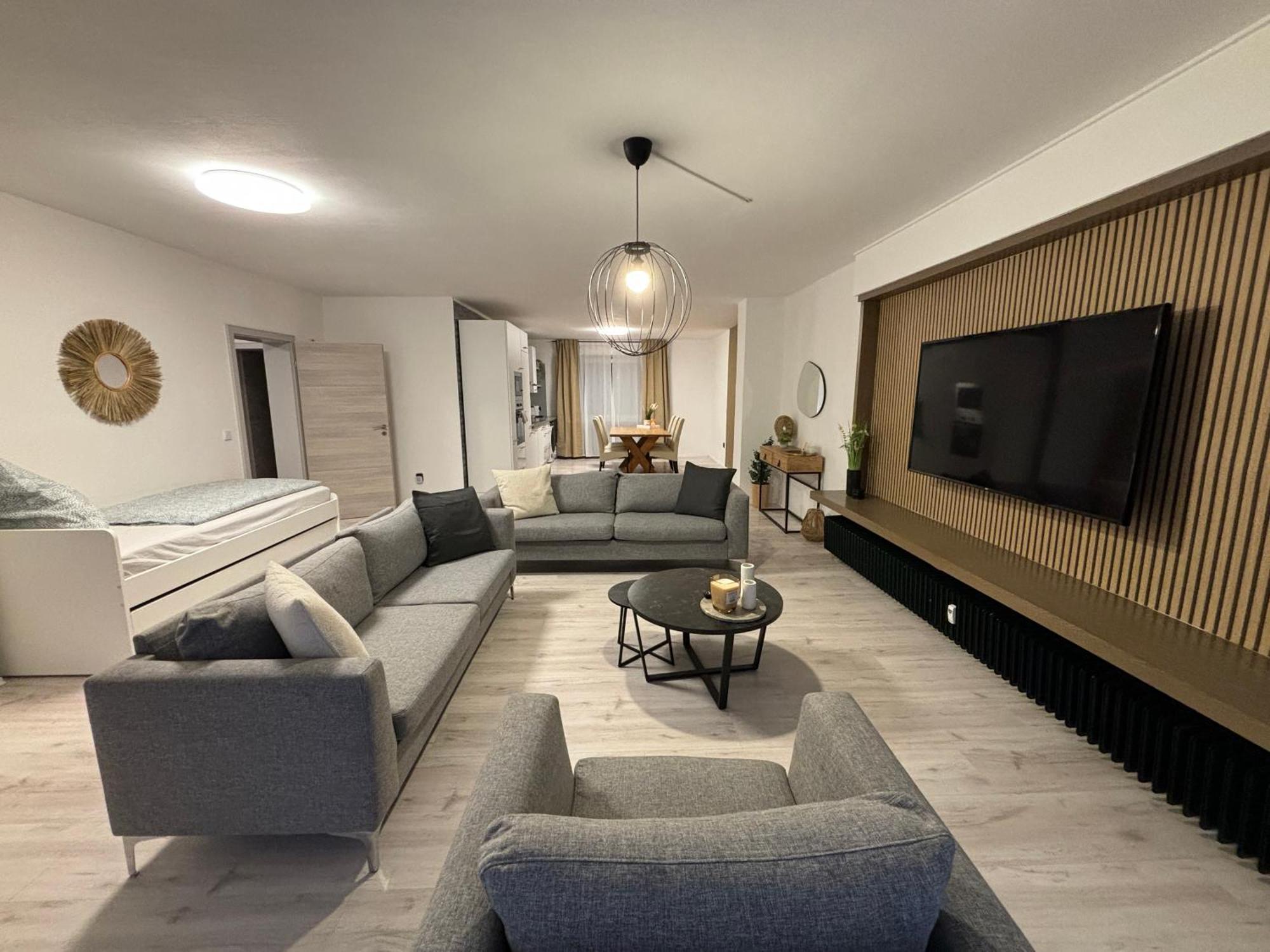 140Qm - 4 Zimmer- Parkplatz - Autobahn - Blauer See - Mallibase Apartments Garbsen Luaran gambar