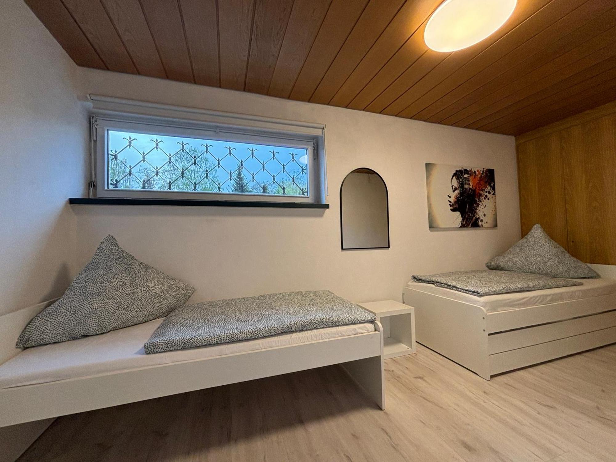 140Qm - 4 Zimmer- Parkplatz - Autobahn - Blauer See - Mallibase Apartments Garbsen Luaran gambar